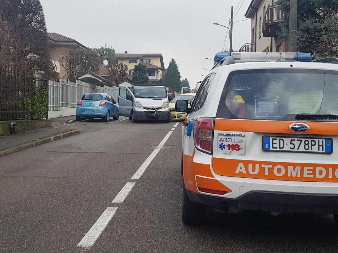 Scontro tra auto e furgone a Giussano: due feriti