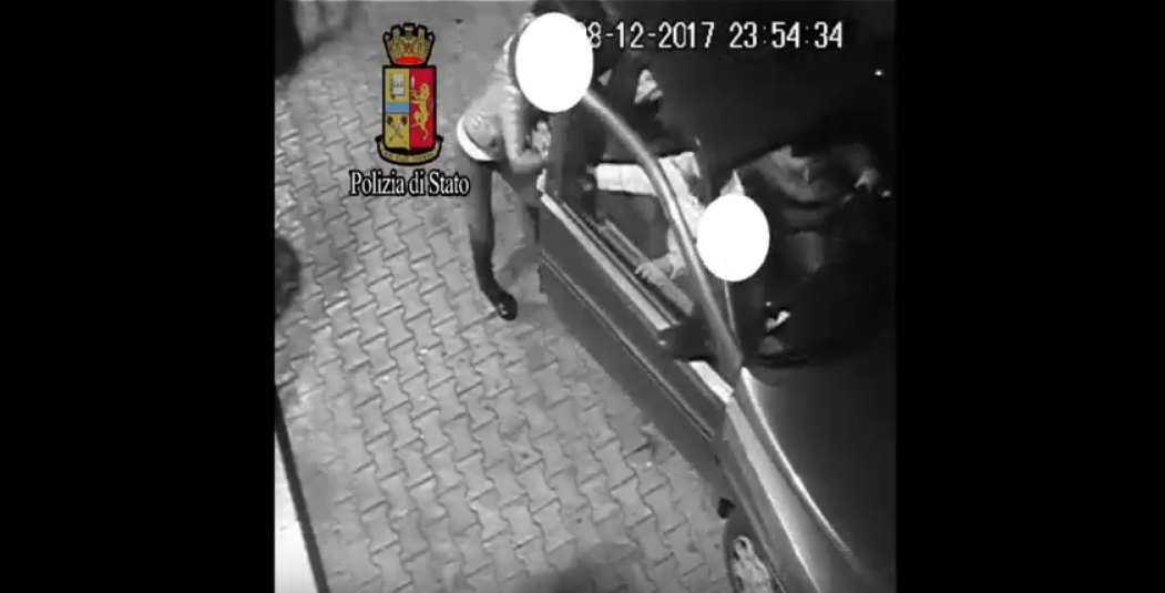 Furti e rapine a donne sole e anziane: presa la banda della Ypsilon amaranto VIDEO