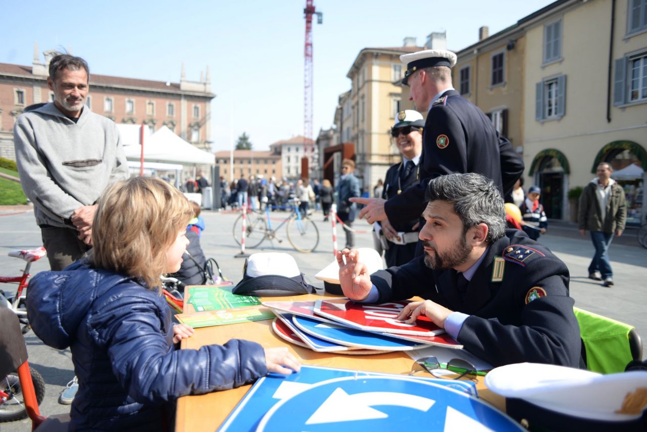 Polizia locale in festa, benvenuti a Ghisalandia VIDEO