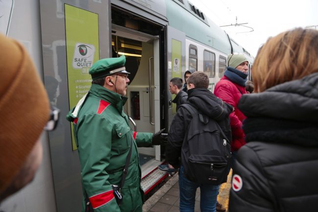 Tagli ai servizi, Legambiente: “Dal nuovo orario di Trenord la mappa del declino ferroviario”