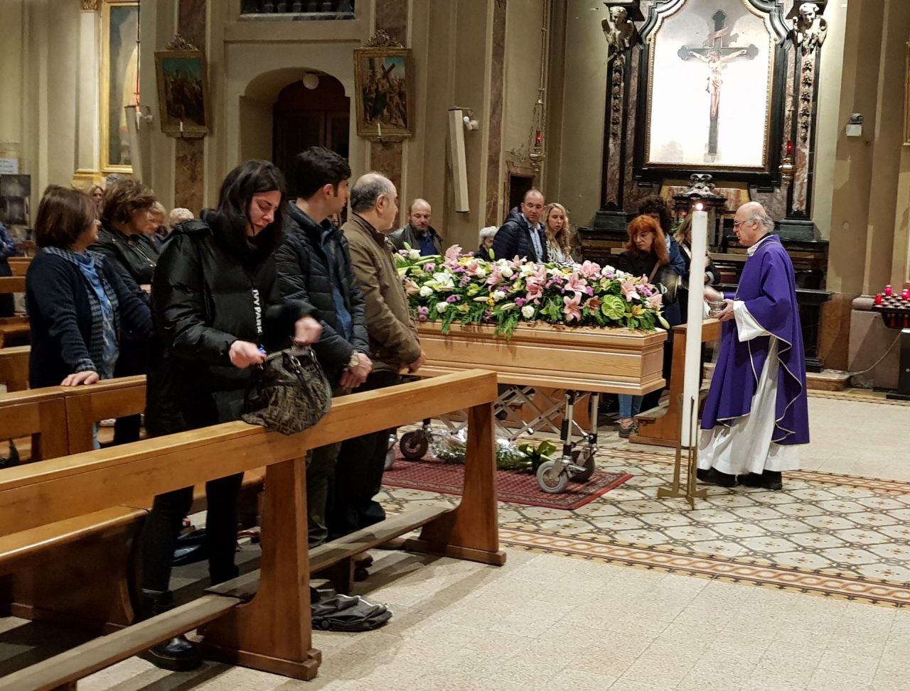 Resta orfana a 17 anni e viene adottata da due mamme