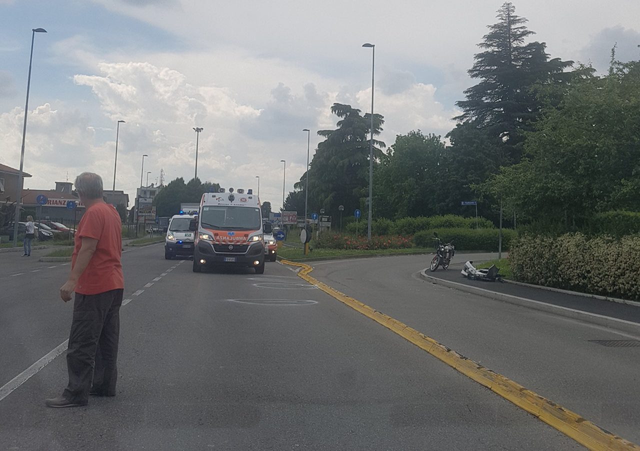 Incidente in viale Lario,  ferito un 80enne