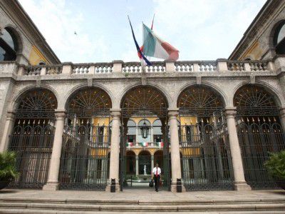 Ha venduto l’auto della moglie sotto fermo amministrativo: patteggia la pena