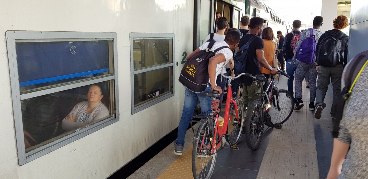 Trenord chiude le biglietterie in tre stazioni brianzole