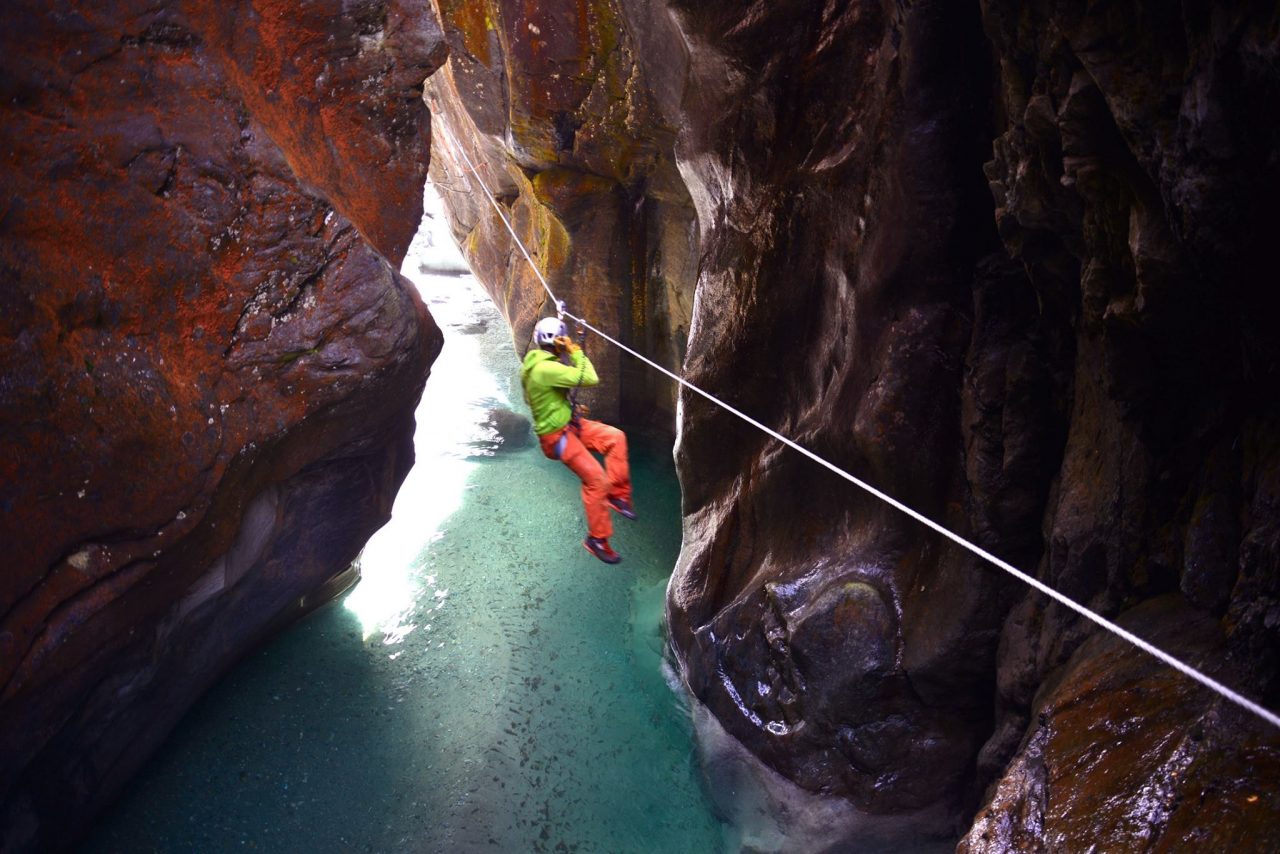 Sospesi alle corde nelle gole di roccia: in Valtellina si può GALLERY