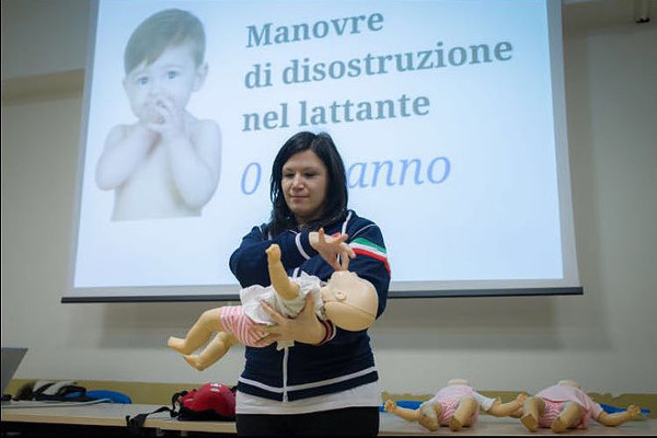 Bimba morta soffocata, appello di Salvagente