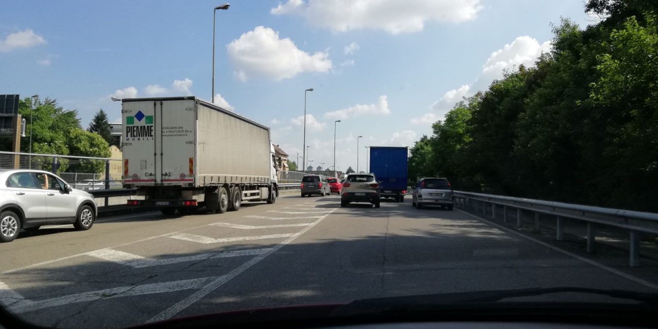 In tangenziale contromano, gravissimo 84enne di Bovisio