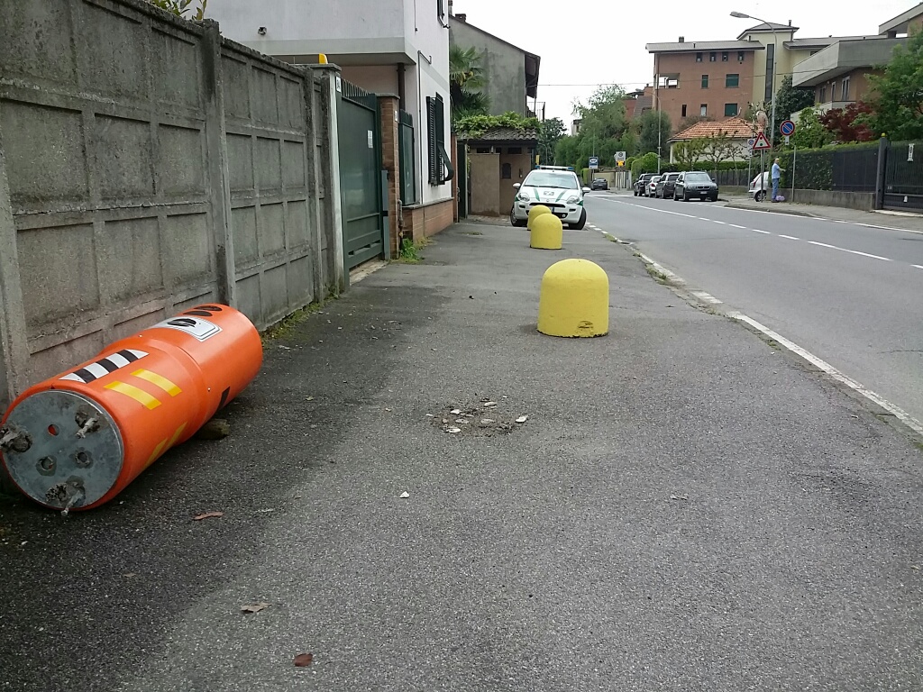 Vandali se la prendono col Velox, pugno duro della Polizia locale