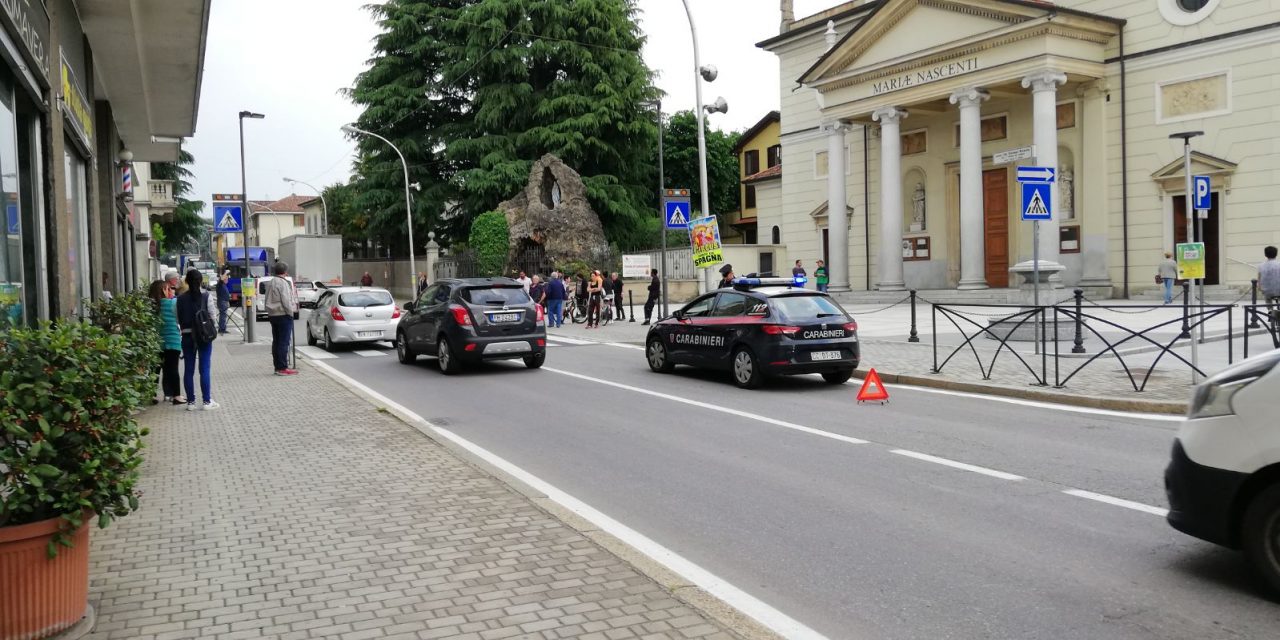Ragazzino investito trasportato in ospedale FOTO VIDEO