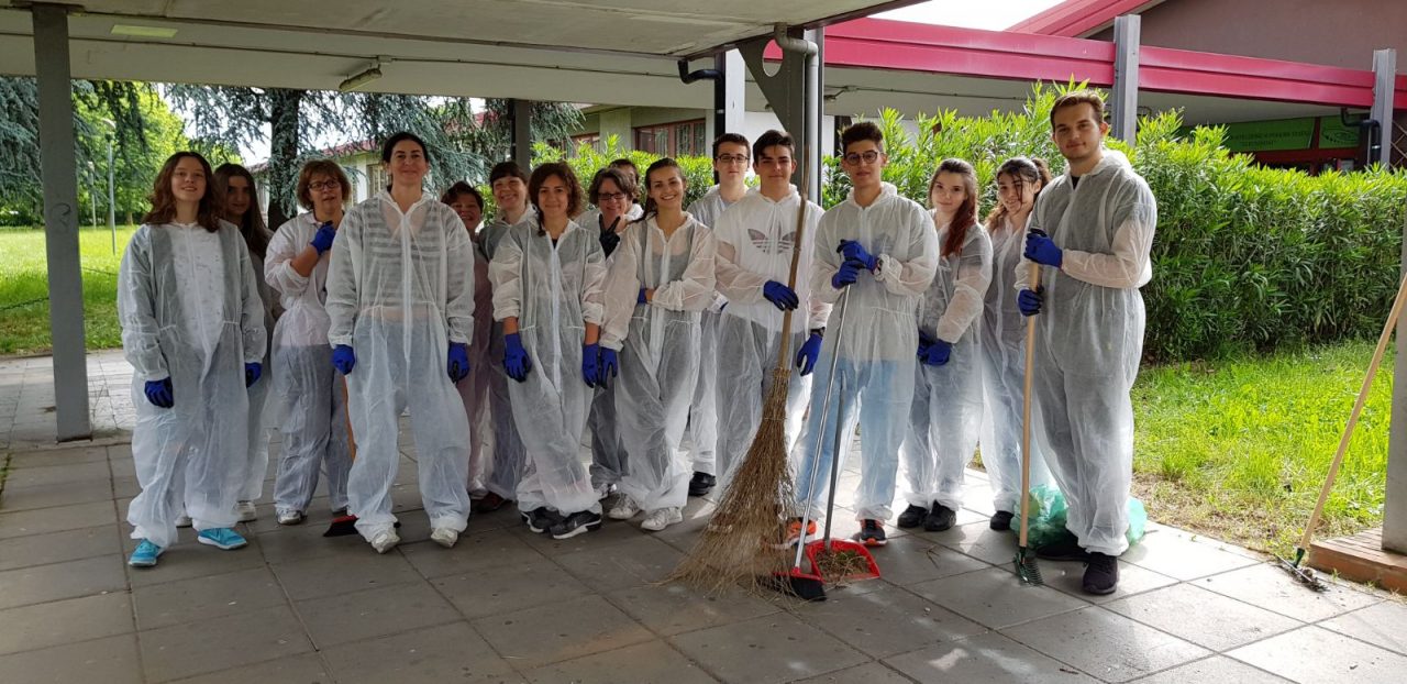 Pulizie di primavera all’Omnicomprensivo (FOTO E VIDEO)
