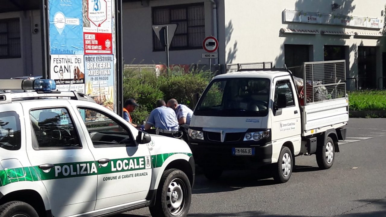 Nuovo episodio di abbandono di rifiuti in via Vergani