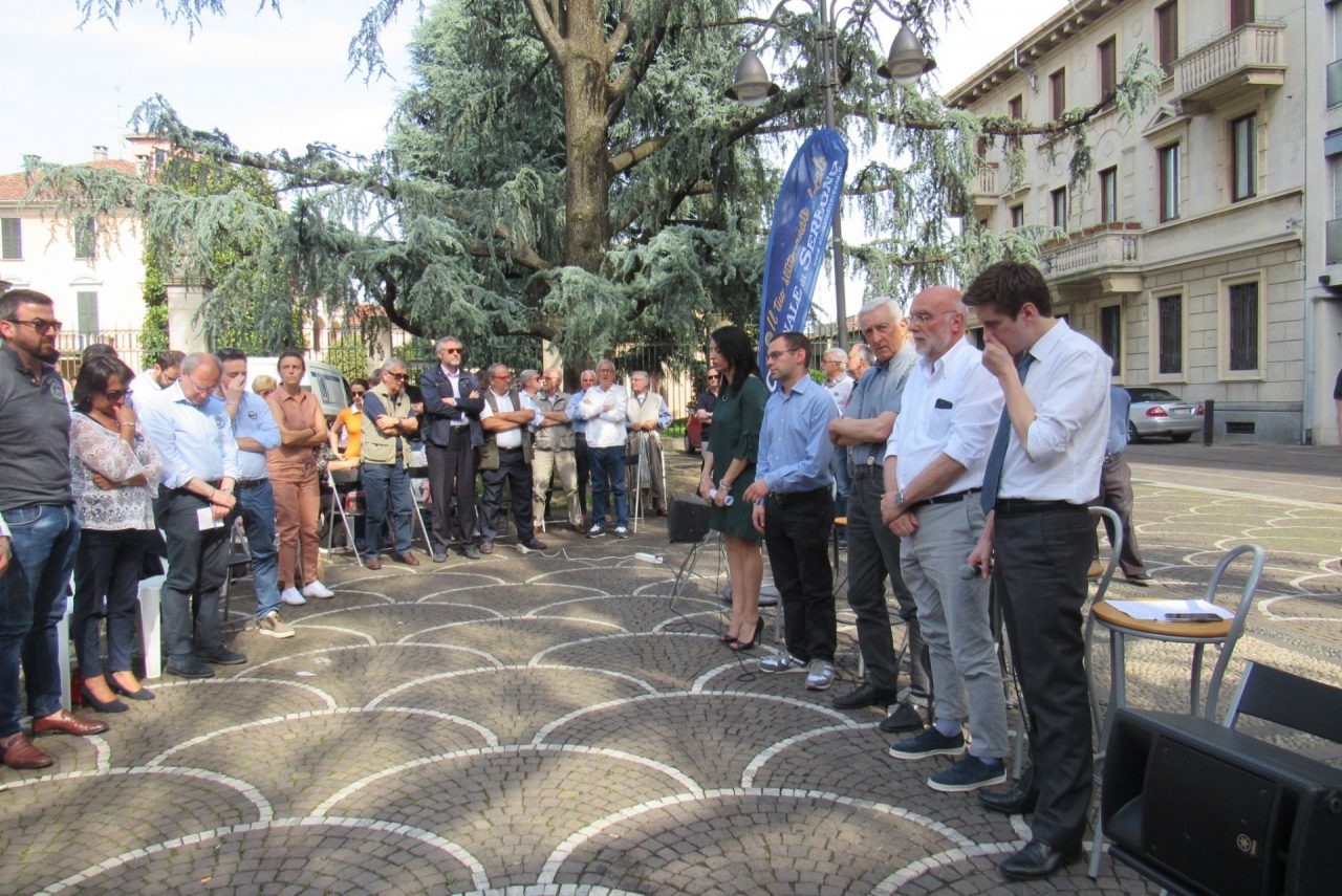 Elezioni Seregno | Muore la madre di Tiziano Mariani, salta il faccia a faccia in piazza FOTO VIDEO