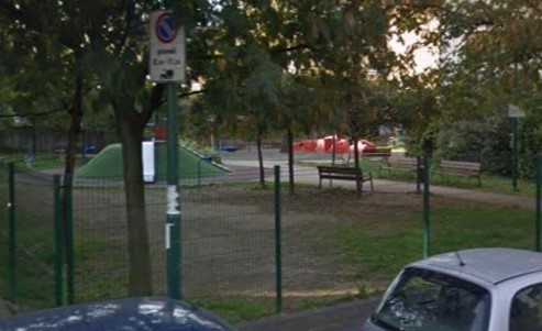 Il guardiano si schianta in motorino: i parchi cittadini restano chiusi