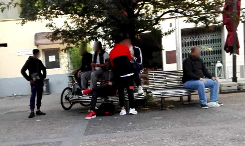 Baby gang tengono in scacco il centro –  FOTO