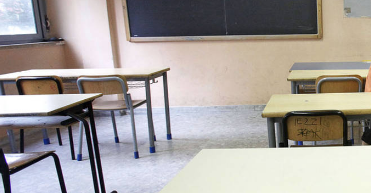 Non viene ammesso alla maturità: la mamma dà in escandescenze col prof
