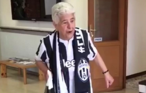Suora ultrà canta l’inno della Juve FOTO E VIDEO