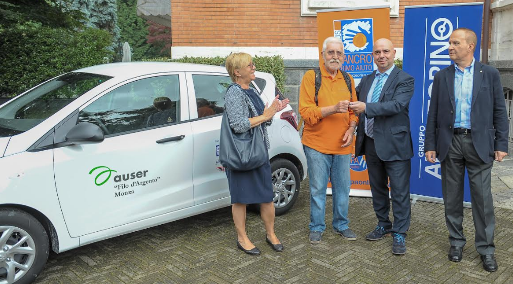 Cancro Primo Aiuto dona un’auto all’Auser di Monza