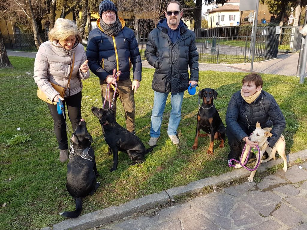 Trezzo in 200 contro il divieto di accesso ai parchi per i cani