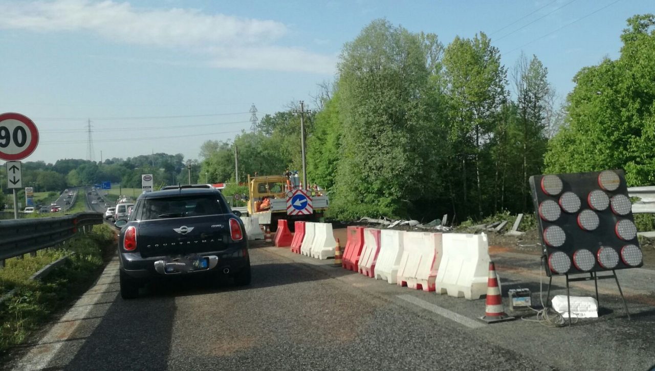 Camion ribaltato in Valassina: chiusure e disagi fino al tardo pomeriggio