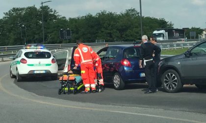 Vimercate: incidente alla rotatoria 48enne in ospedale