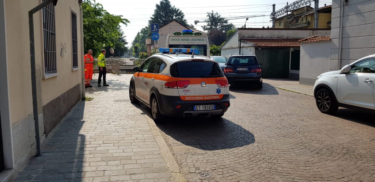 Trovato accasciato sui gradini: grave un 43enne
