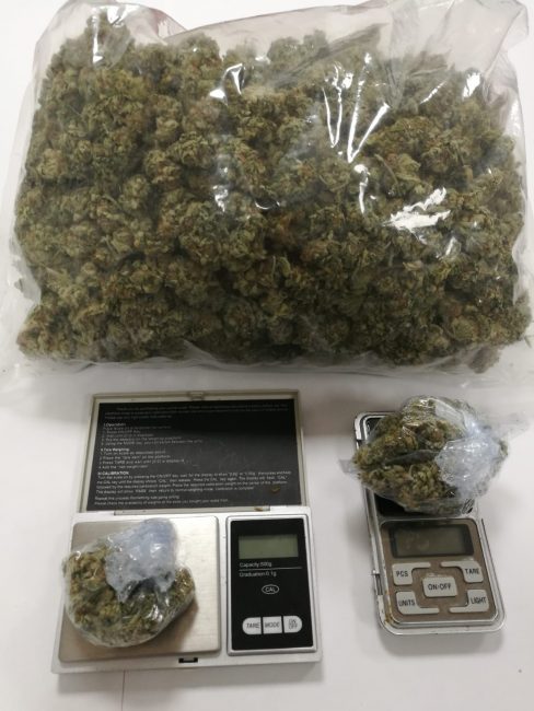 Mezzo chilo di marijuana in cameretta, arrestato un 17enne