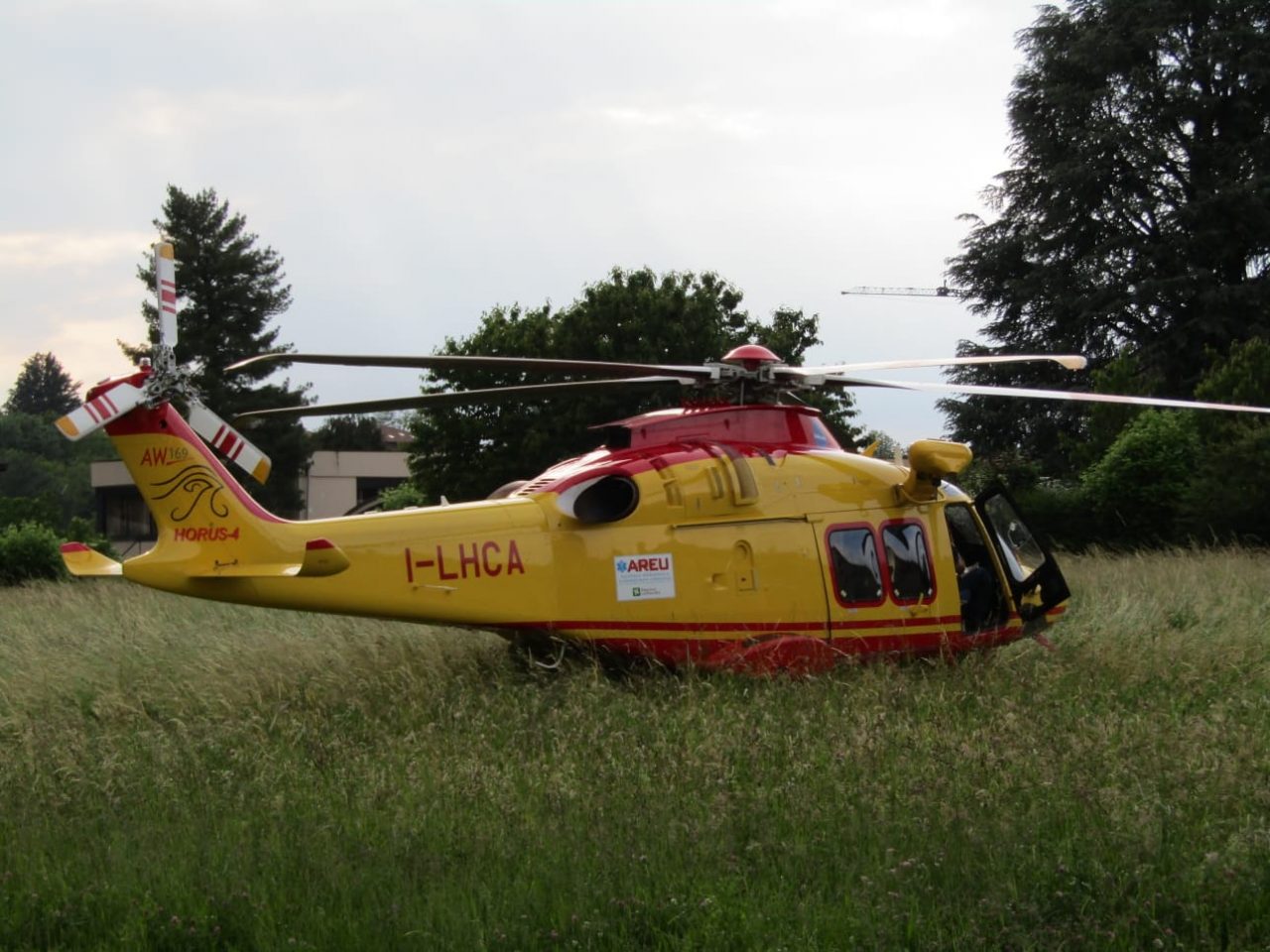 Ennesimo grave infortunio sul lavoro: operaio precipita da un’impalcatura