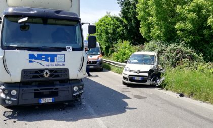Incidente frontale tra auto e camion tra Usmate e Vimercate VIDEO E GALLERY