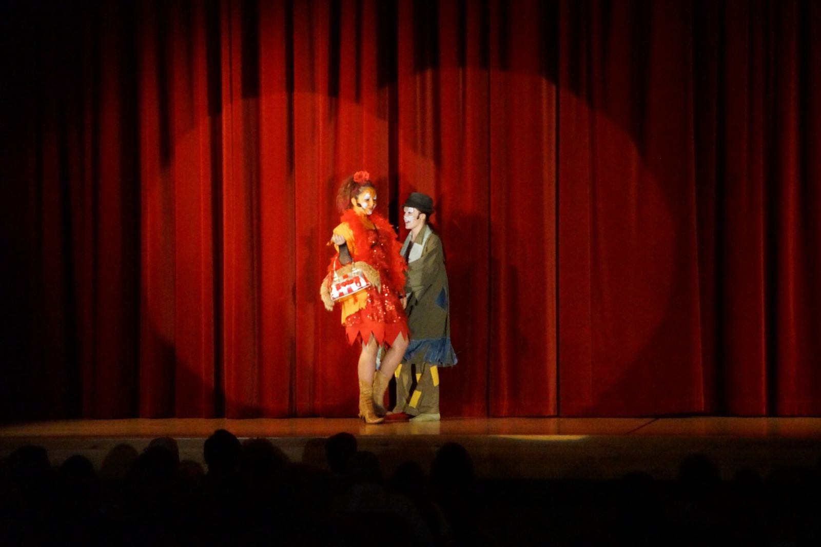 Pinocchio a scuola compagnia teatrale "La Traccia"