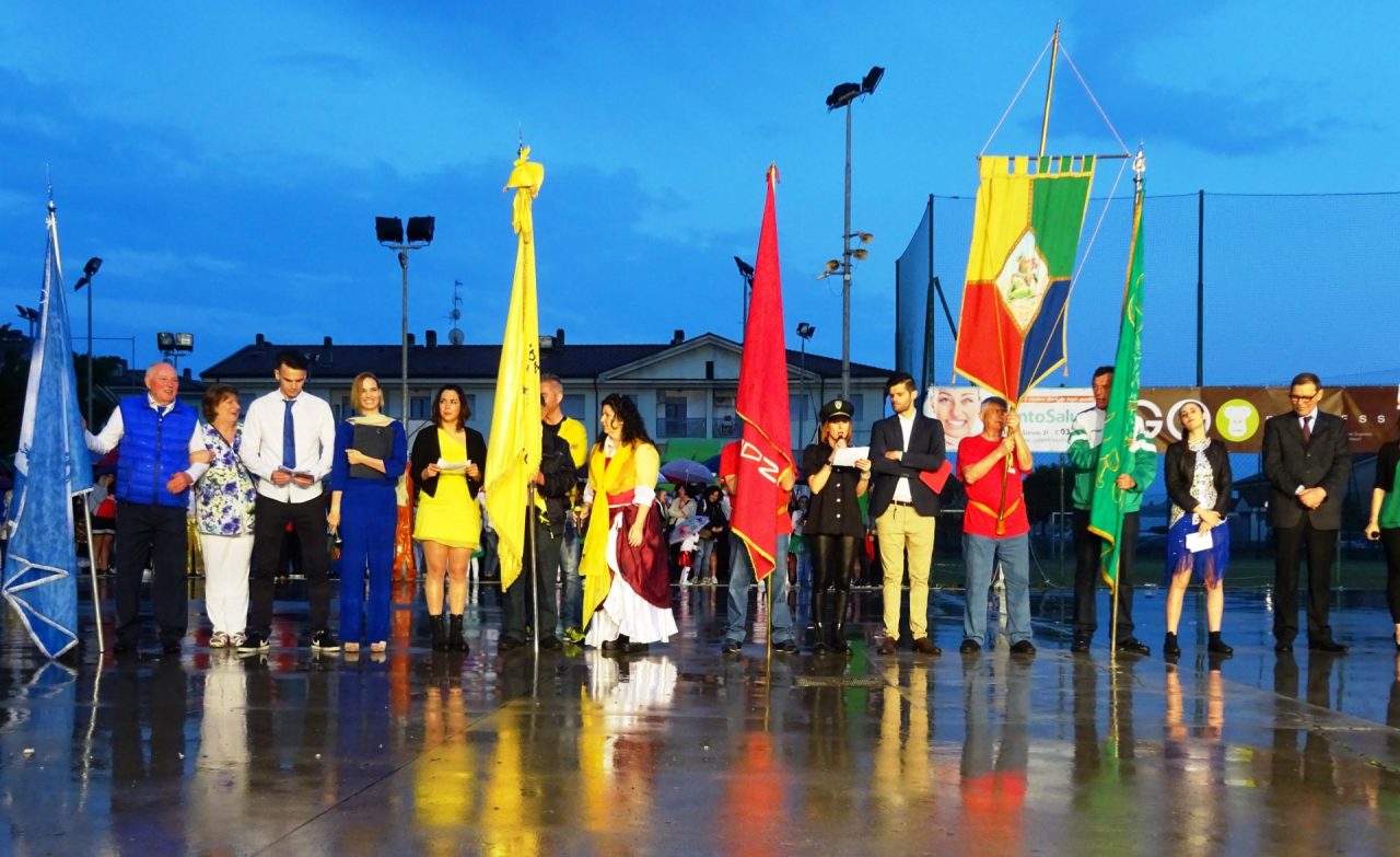 La pioggia non ferma lo spettacolo del Palio di San Giorgio