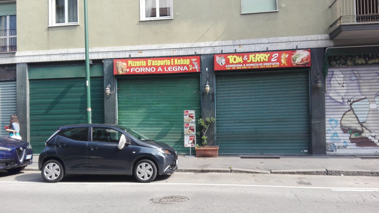 Pizzeria si riempie di fumo: vicini allertano i pompieri