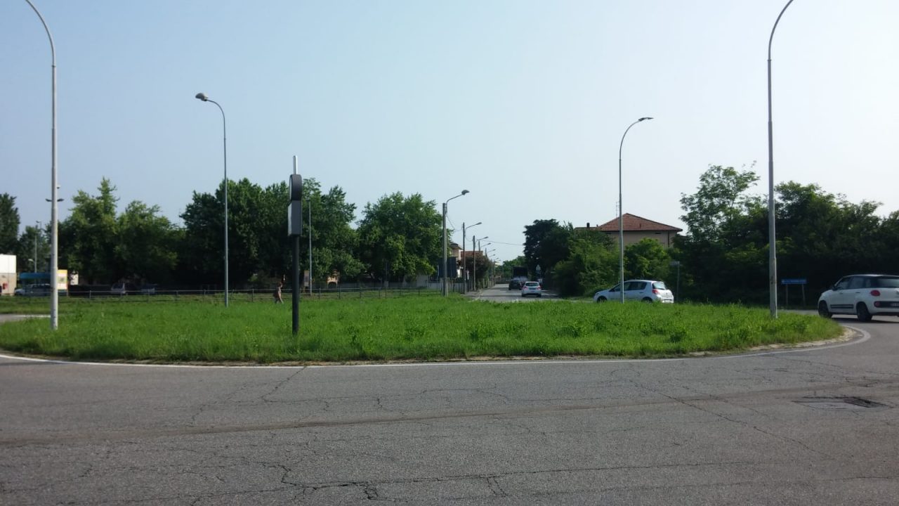 L’associazione quartiere Polo vuole prendersi cura della rotonda
