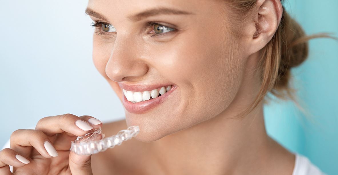 Dentista Cornate d’Adda, denti perfetti con Invisalign®