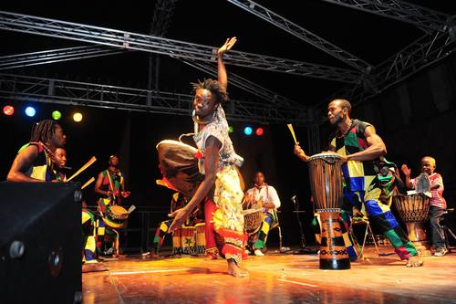 Festa multietnica in piazza Lombardi
