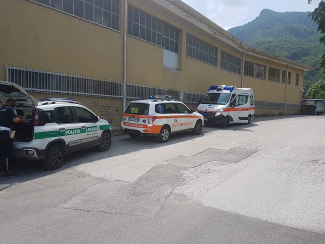 Sevesino 15enne beve troppo, si tuffa nel torrente e si sente male
