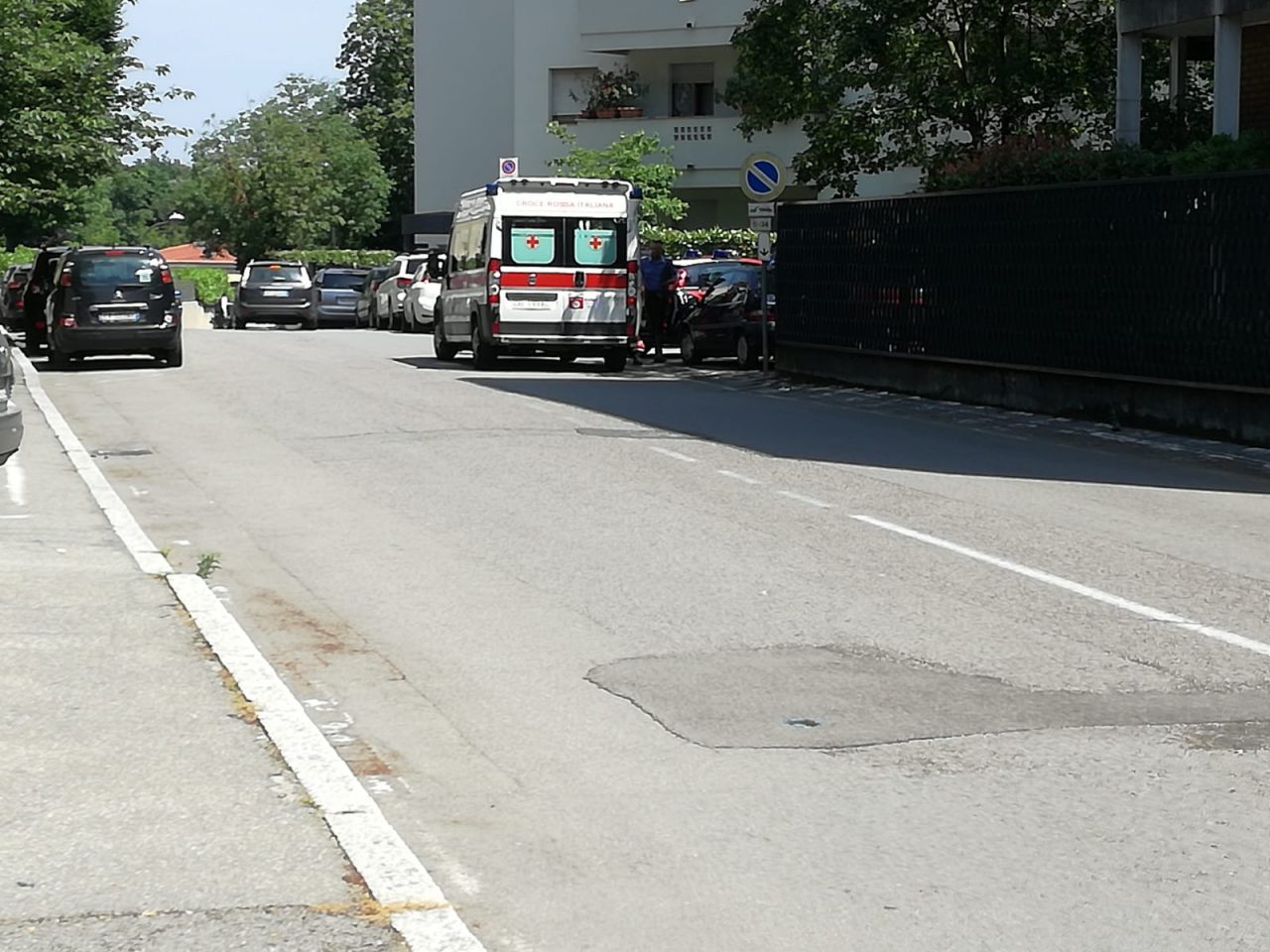 Dà in escandescenza arrivano i carabinieri