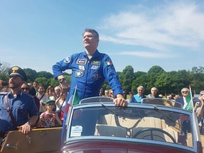 Bagno di folla per Paolo Nespoli e i suoi compagni astronauti FOTO E VIDEO