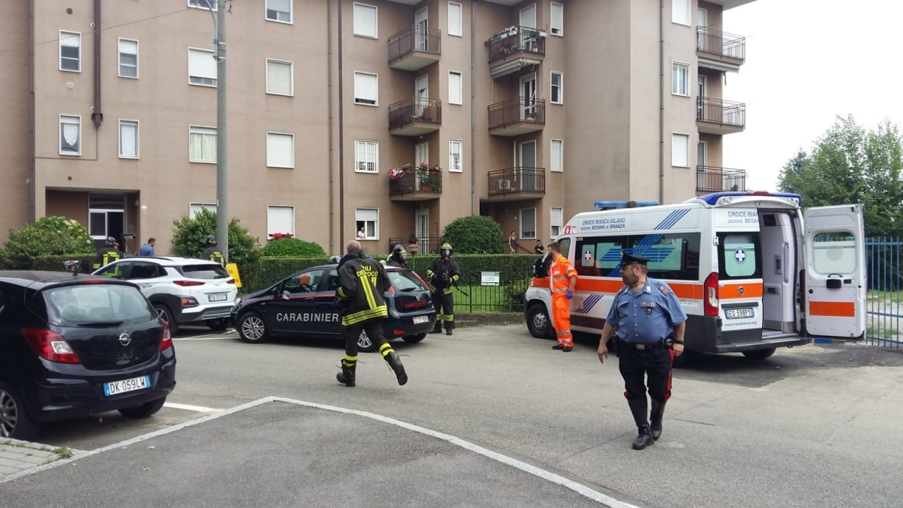 Incendio in cucina, due fratellini lanciano l’allarme