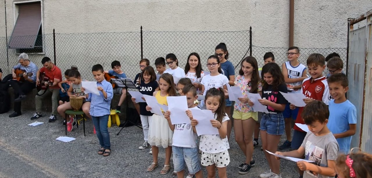 A Tregasio un canto dedicato alle maestre (LE FOTO)