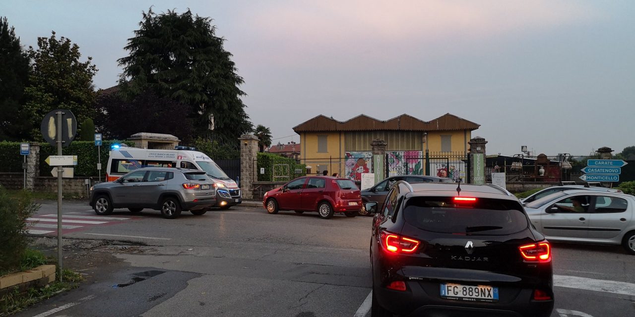 Scontro tra auto a Besana, feriti lievi