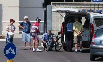 Ciclista investito da un'auto a Sovico