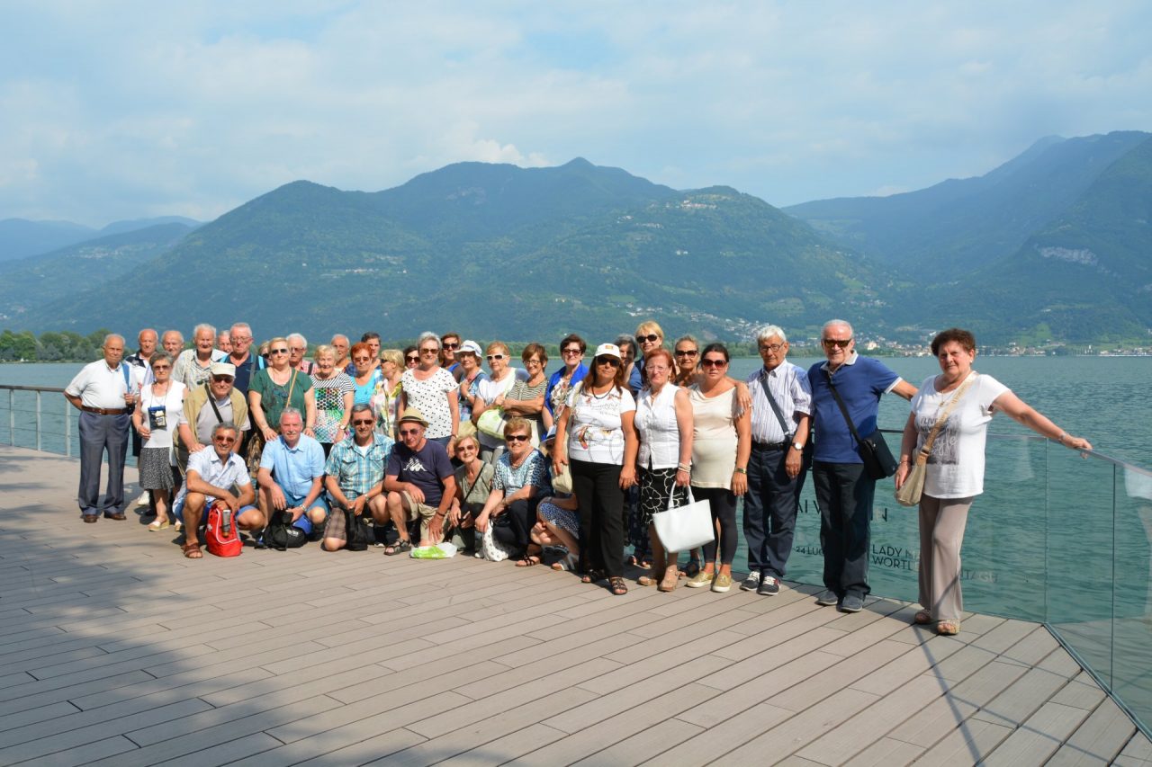 Una giornata sul lago d’Iseo per i nonni veduggesi