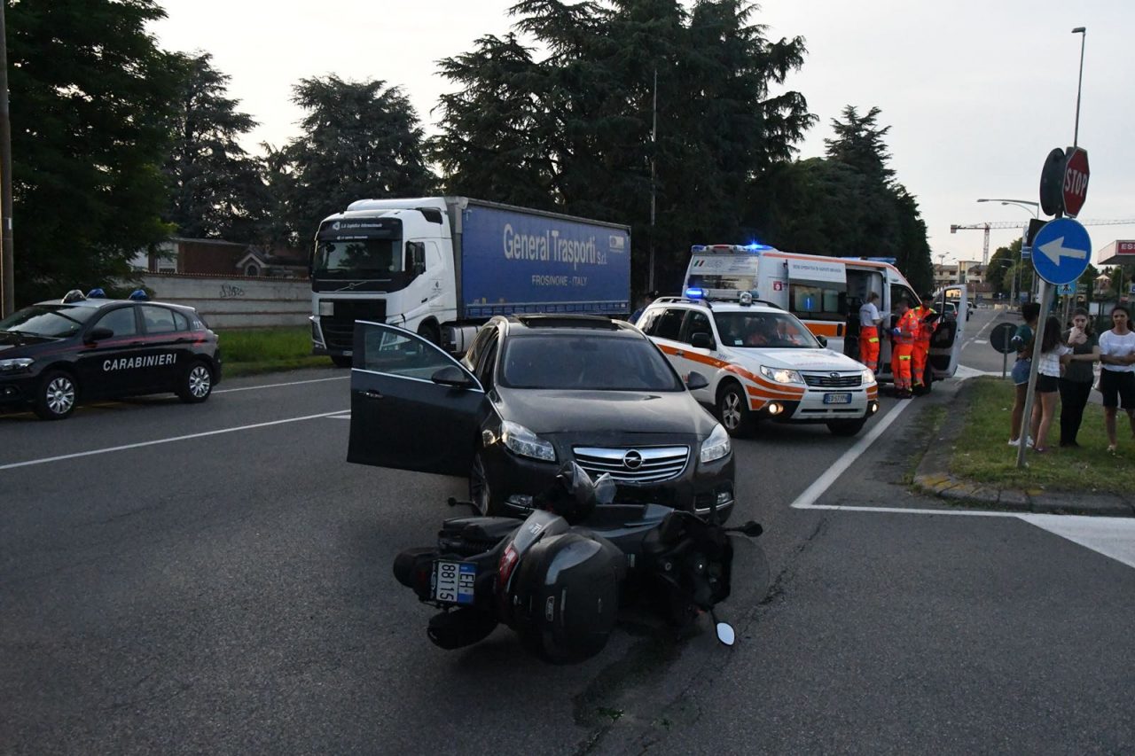 Scontro auto moto a Concorezzo ben sei i feriti
