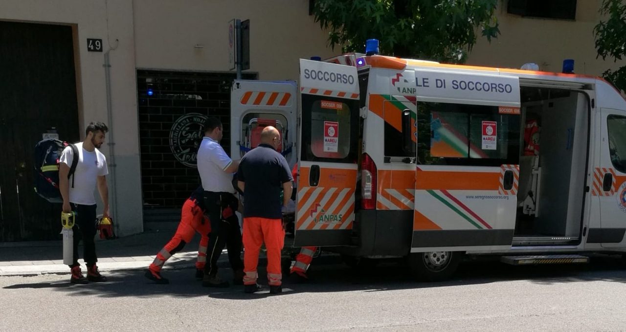 Dipendente colto da malore in negozio: è gravissimo