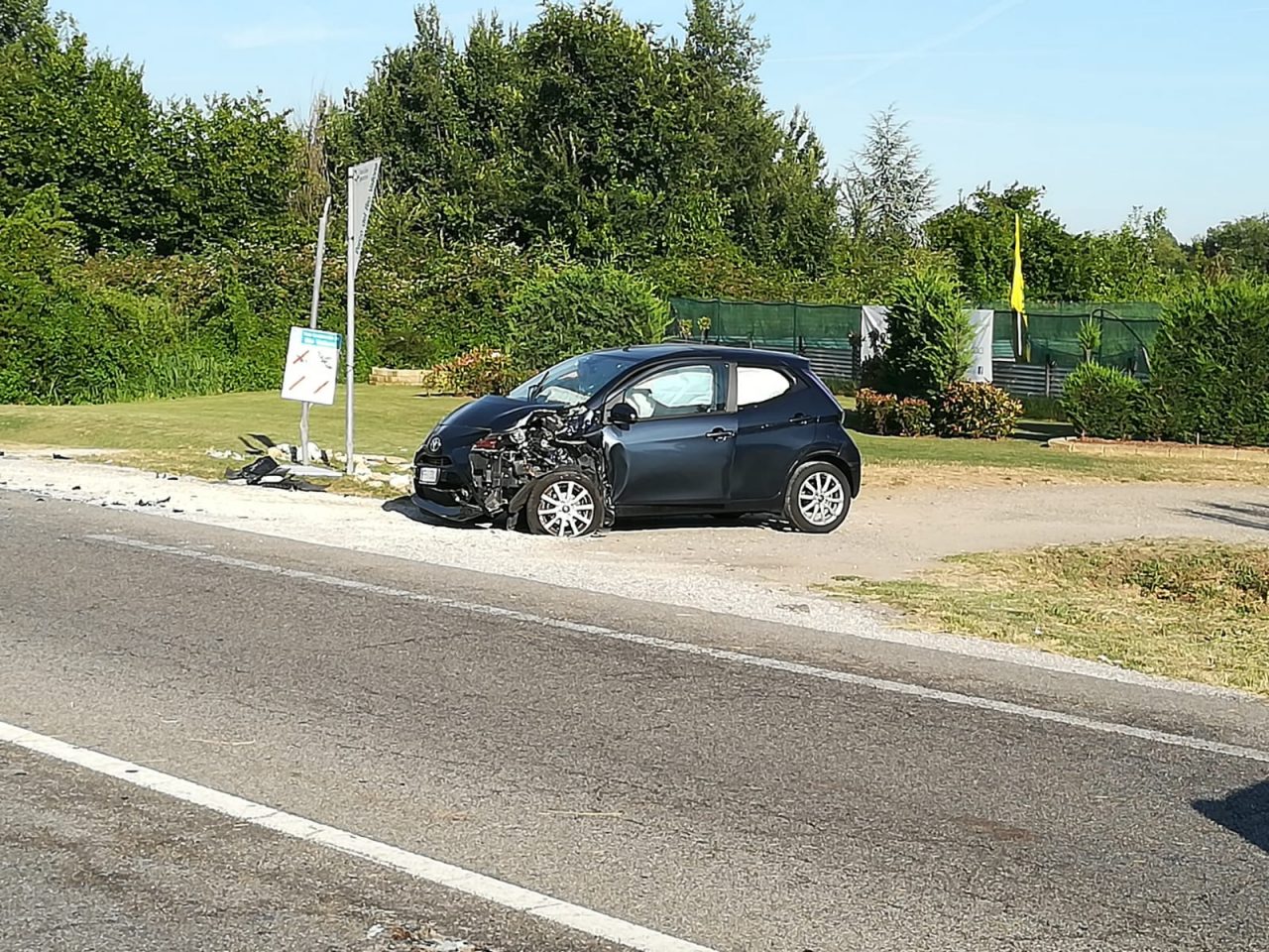 Scontro tra due auto a Bellusco: ferite due ragazze