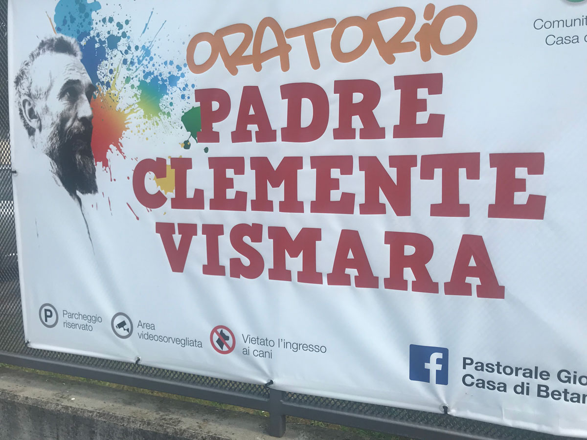 Cani benedetti ma… sfrattati dall’oratorio