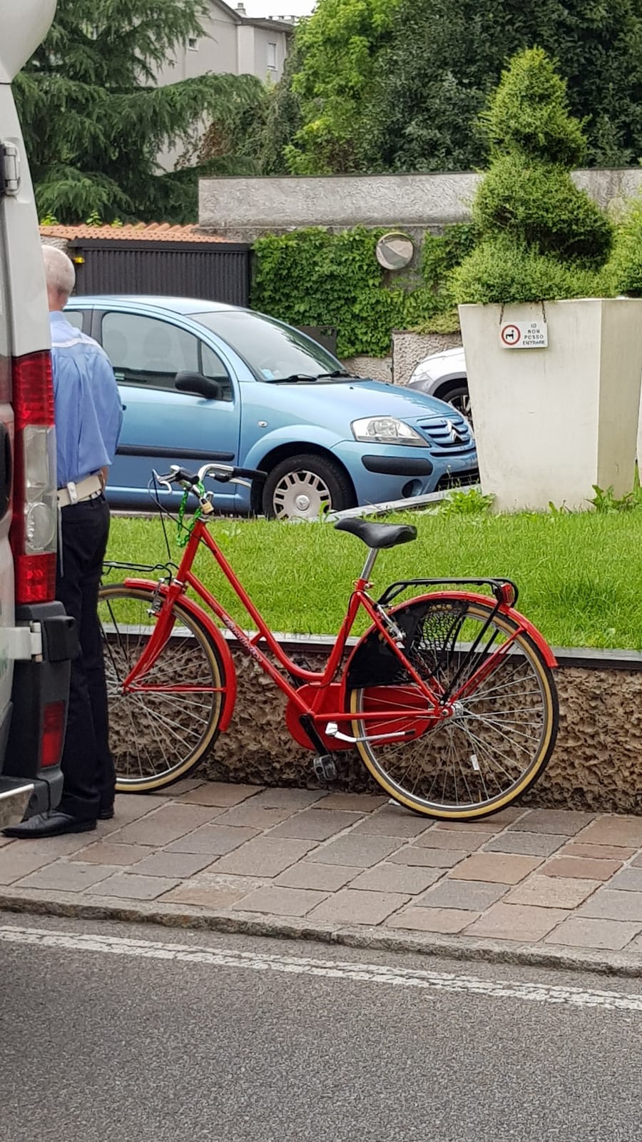 Vimercate Caduta dalla bici codice rosso poi verde