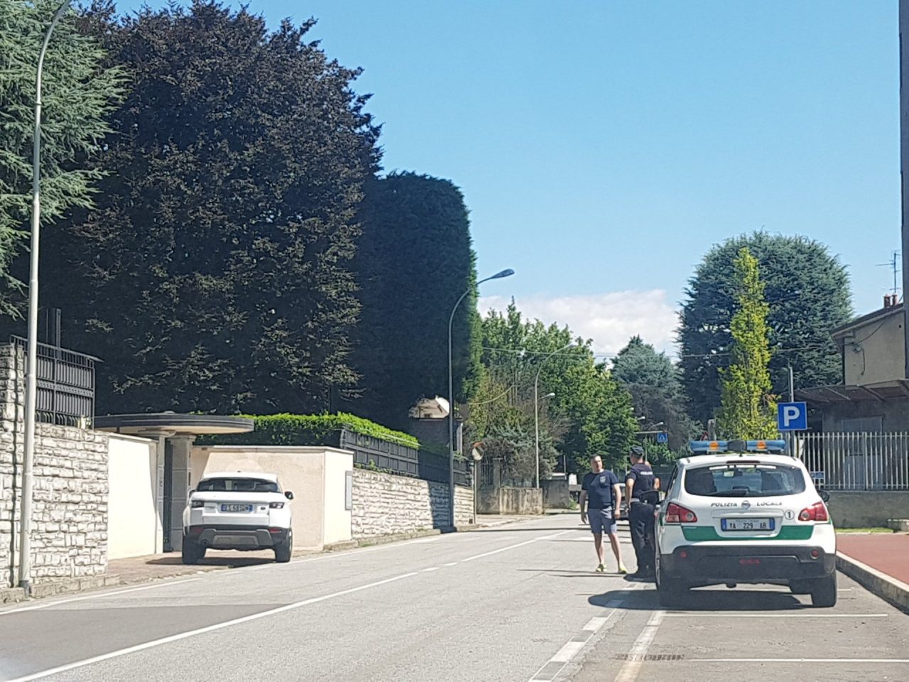 Motociclista cade dalla moto a Verano