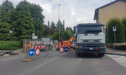 Lavori via Milano: salta l'asfalto a causa del temporale