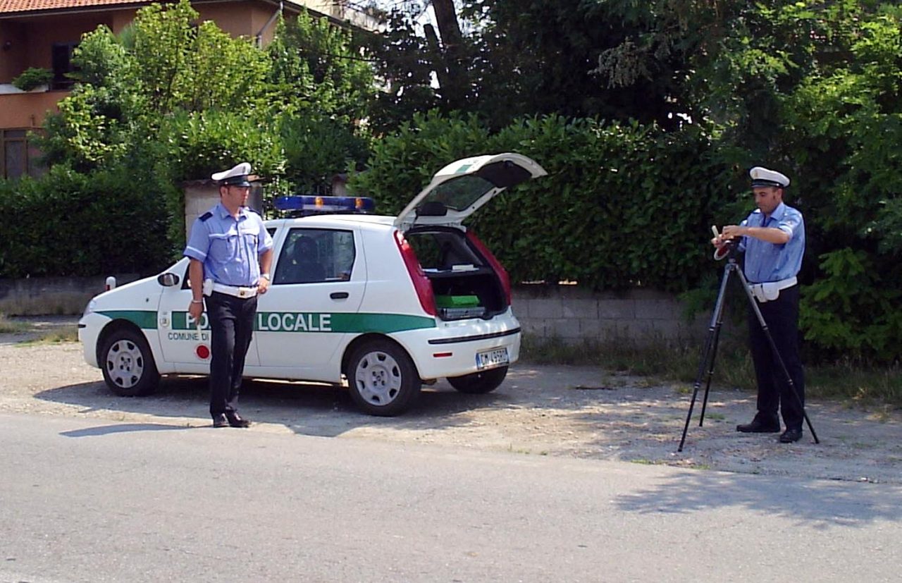 Sicurezza stradale, maxi operazione della Polizia locale